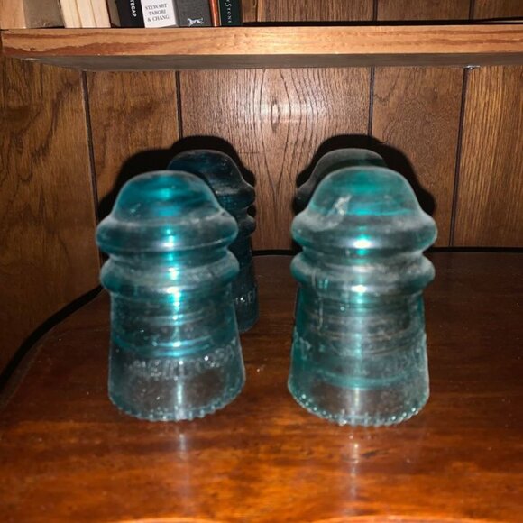 Various glass insulators. 1940s-1960s great vintage condition. Price per each - Picture 2 of 9